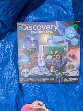 Discovery Mindblown DIY Terrarium Grow Kit